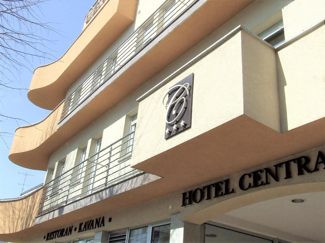 Hotel Central סלאבונסקי ברוד מראה חיצוני תמונה