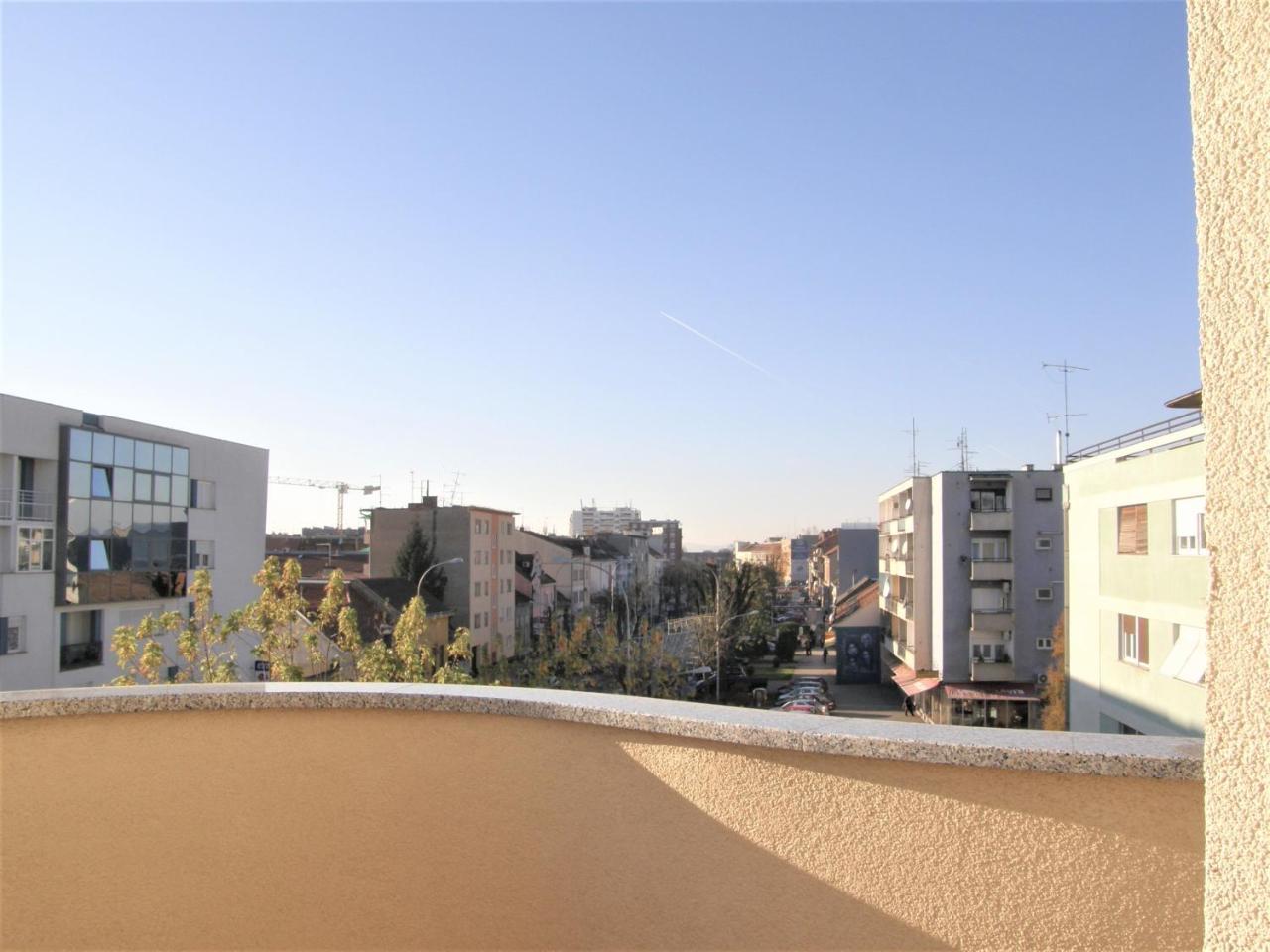 Hotel Central סלאבונסקי ברוד מראה חיצוני תמונה
